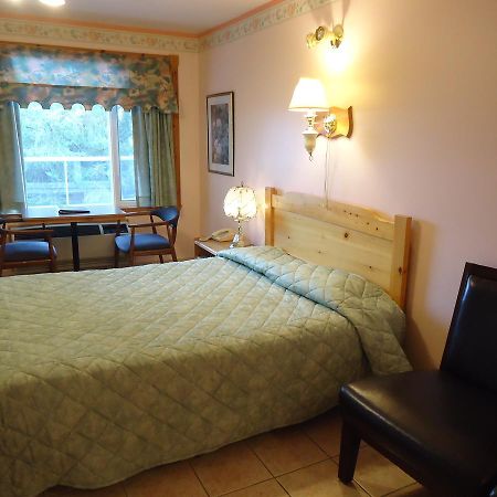 Motel Cote Rivière-du-Loup エクステリア 写真