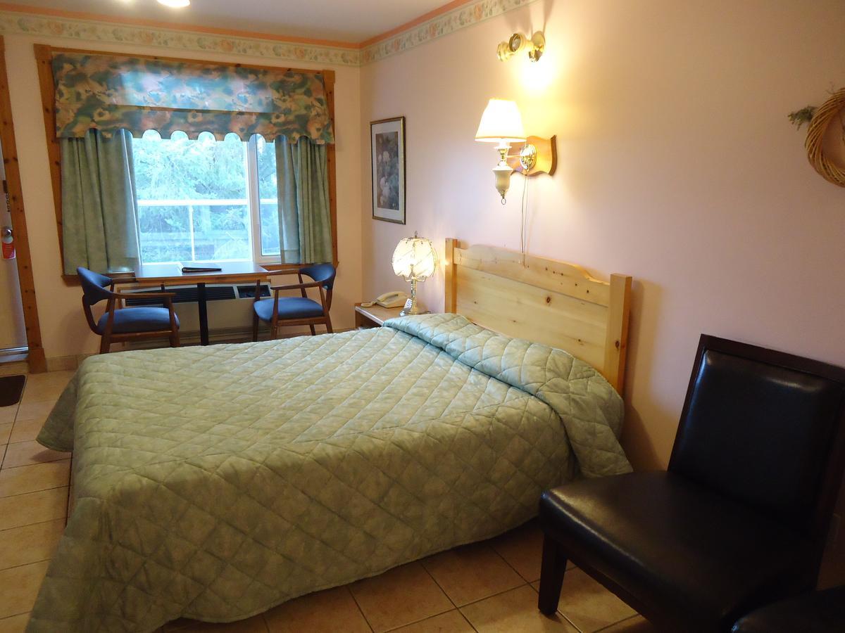 Motel Cote Rivière-du-Loup エクステリア 写真