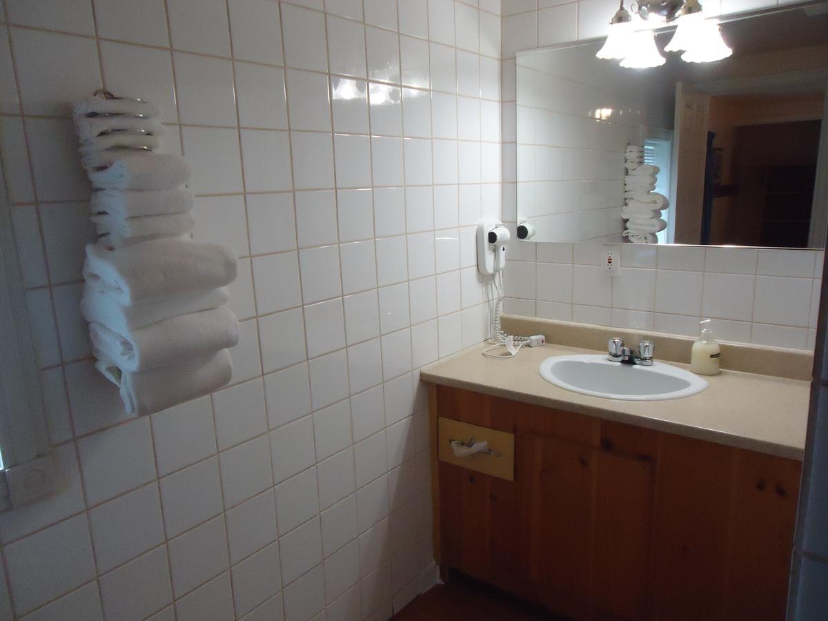 Motel Cote Rivière-du-Loup エクステリア 写真