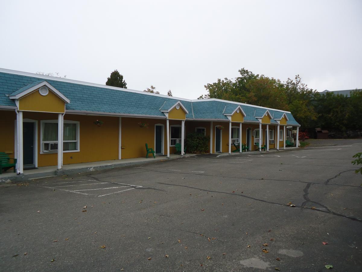 Motel Cote Rivière-du-Loup エクステリア 写真