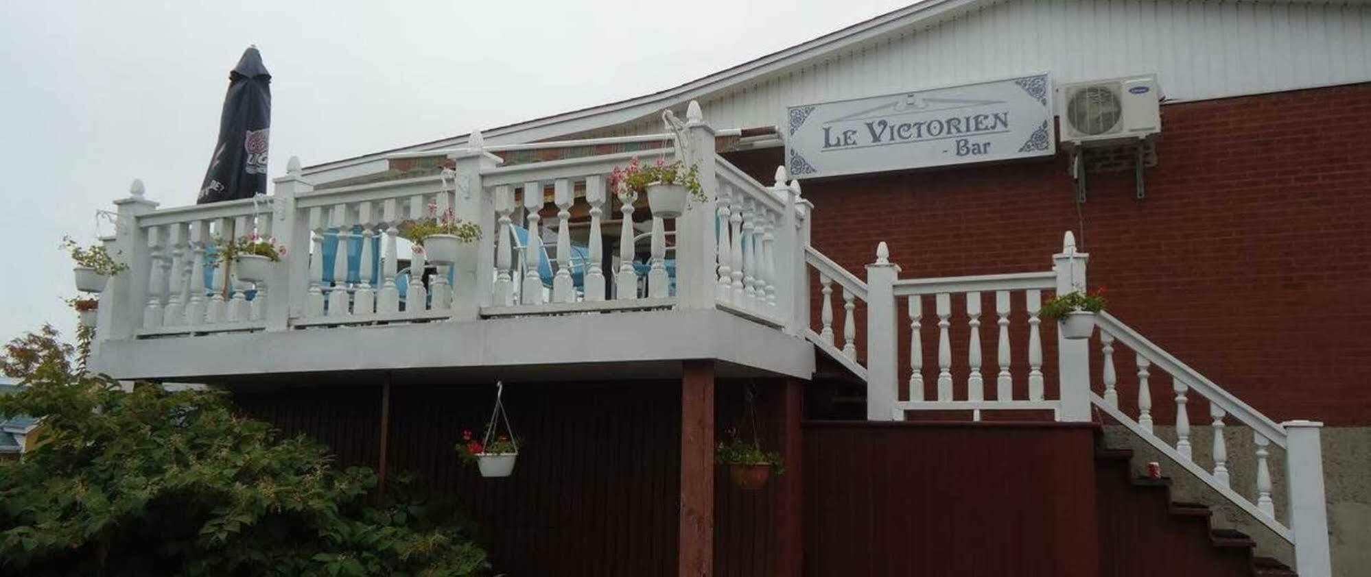 Motel Cote Rivière-du-Loup エクステリア 写真